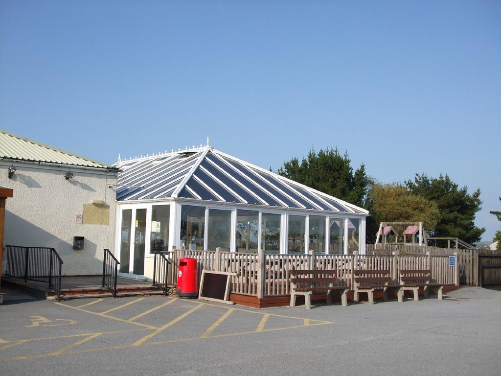 Chalets & Lodges At Atlantic Bays Holiday Park Padstow Exterior foto